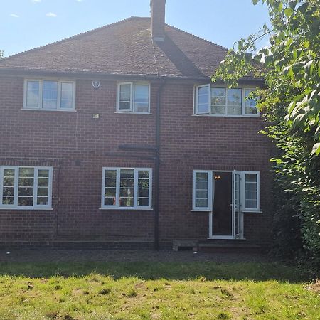 D Elmdon Homestay Shared 4 Bedrooms バーミンガム エクステリア 写真