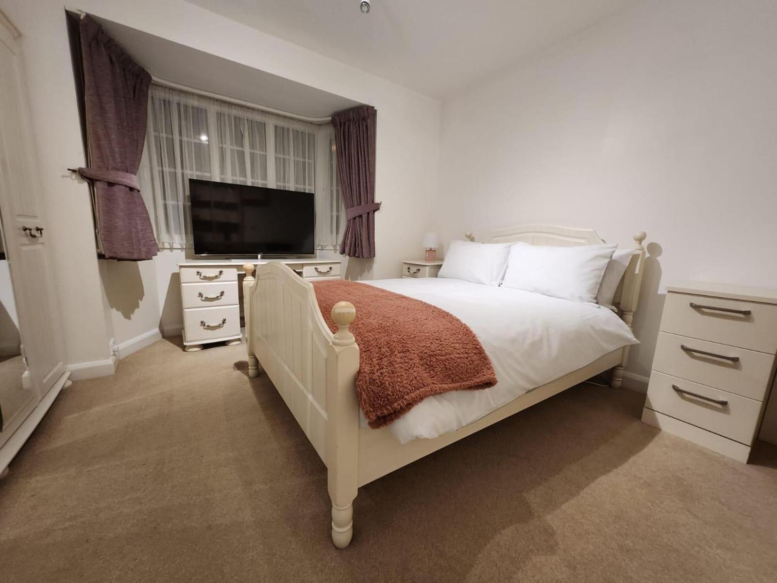 D Elmdon Homestay Shared 4 Bedrooms バーミンガム エクステリア 写真