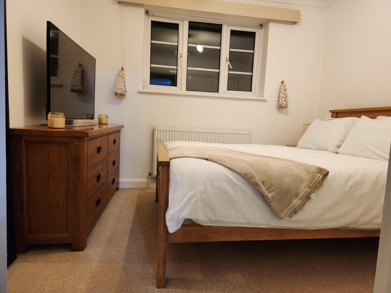 D Elmdon Homestay Shared 4 Bedrooms バーミンガム エクステリア 写真