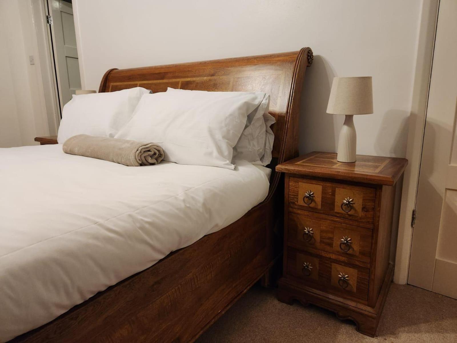 D Elmdon Homestay Shared 4 Bedrooms バーミンガム エクステリア 写真