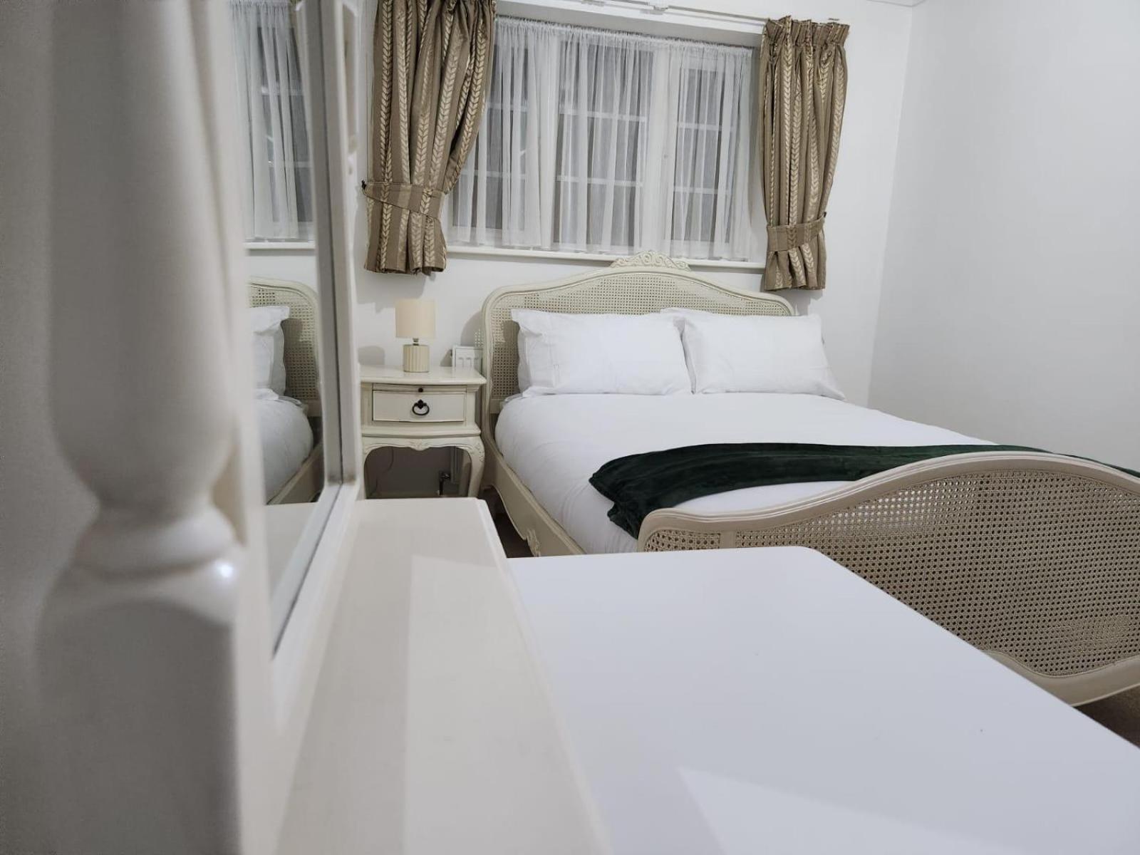 D Elmdon Homestay Shared 4 Bedrooms バーミンガム エクステリア 写真