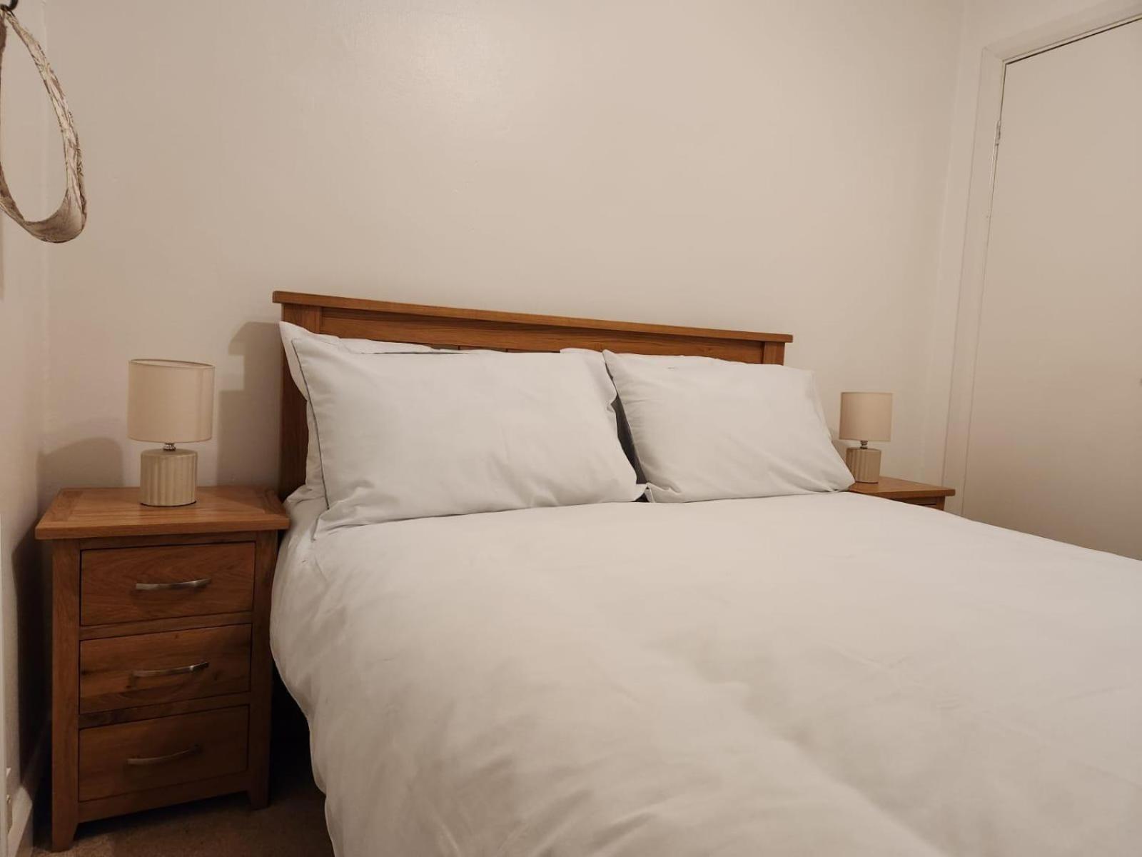 D Elmdon Homestay Shared 4 Bedrooms バーミンガム エクステリア 写真