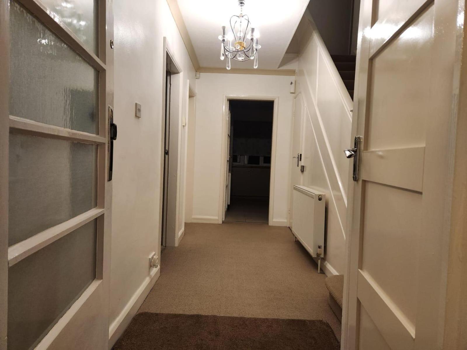 D Elmdon Homestay Shared 4 Bedrooms バーミンガム エクステリア 写真