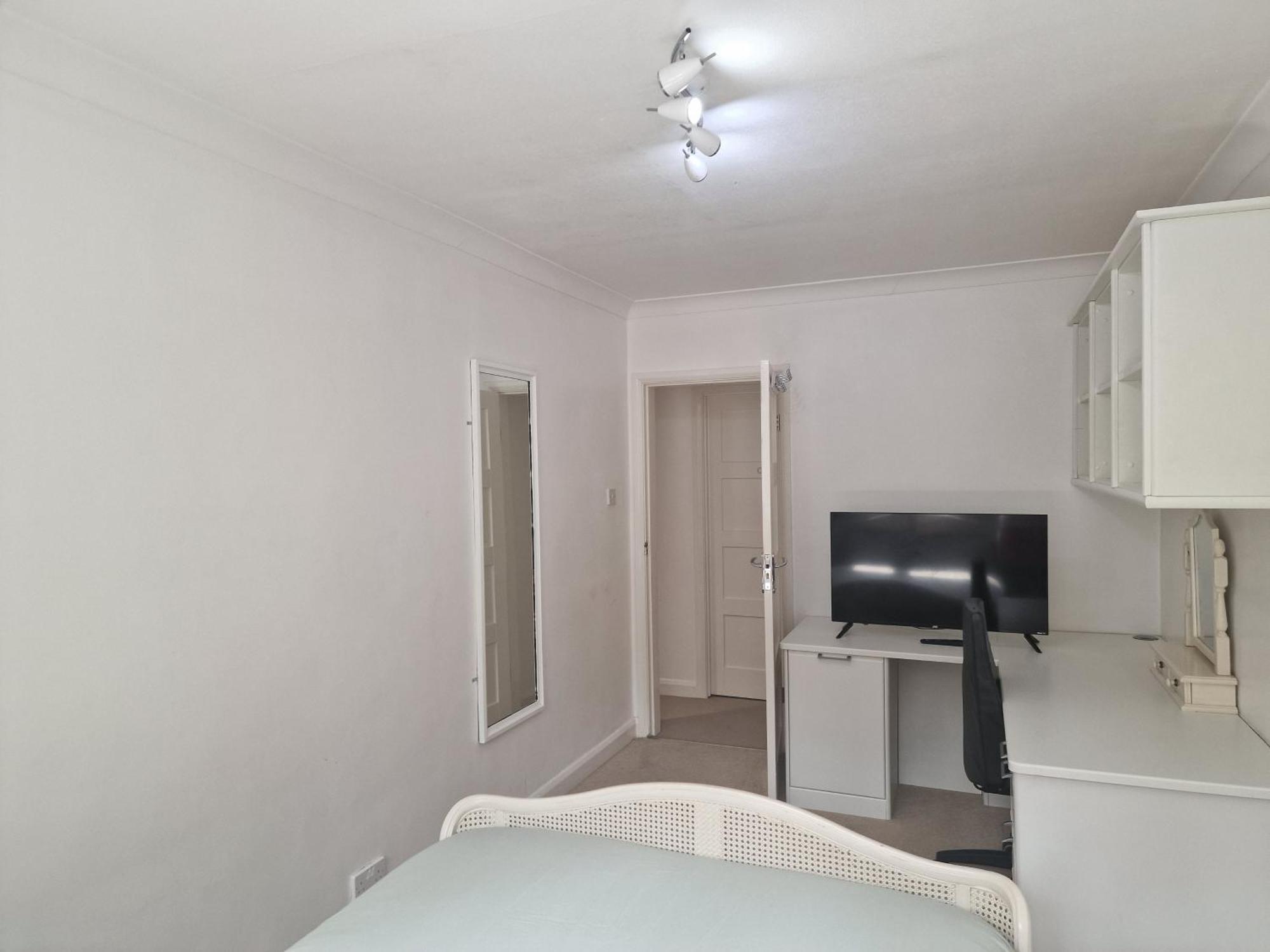 D Elmdon Homestay Shared 4 Bedrooms バーミンガム エクステリア 写真