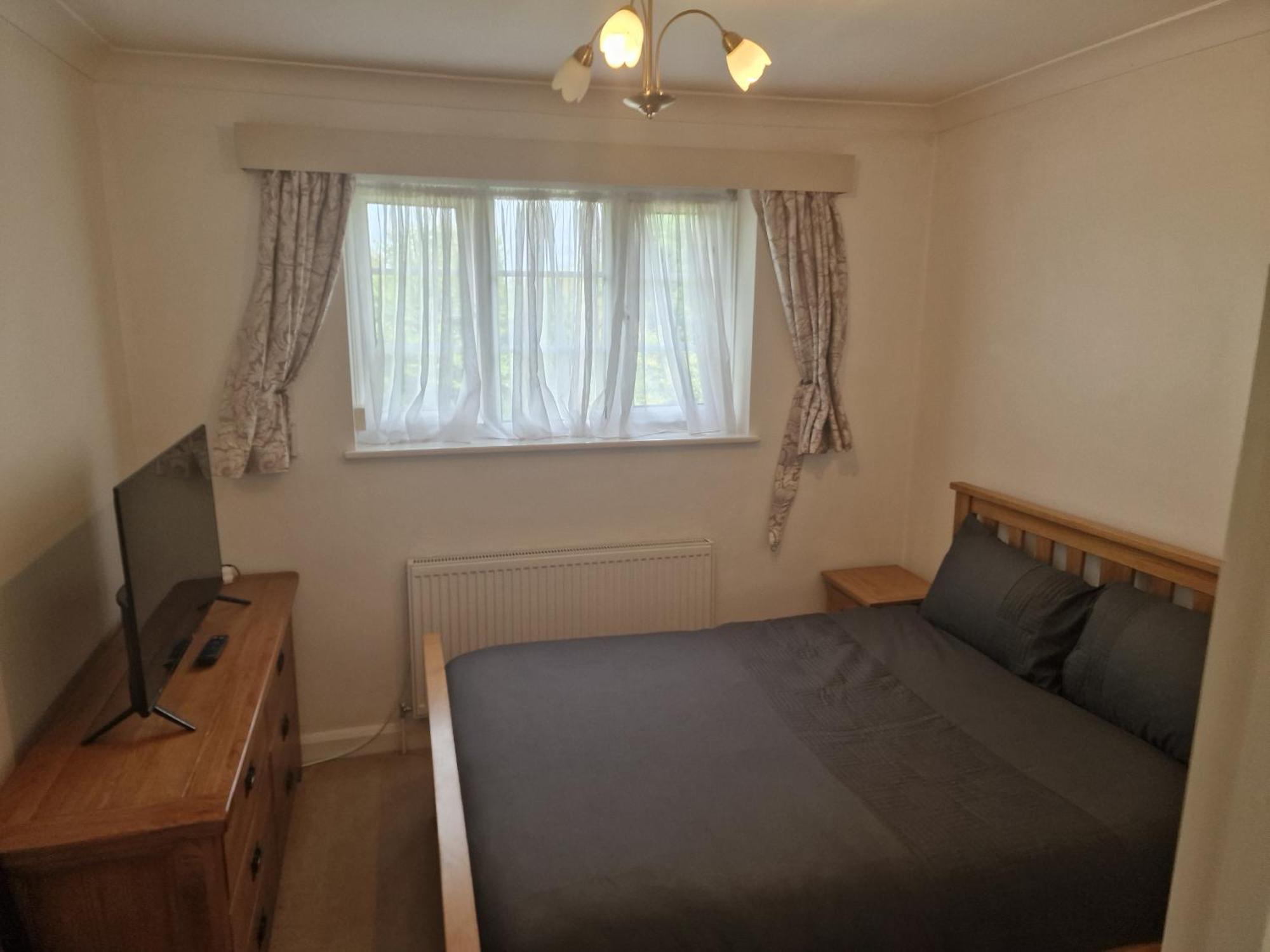 D Elmdon Homestay Shared 4 Bedrooms バーミンガム エクステリア 写真