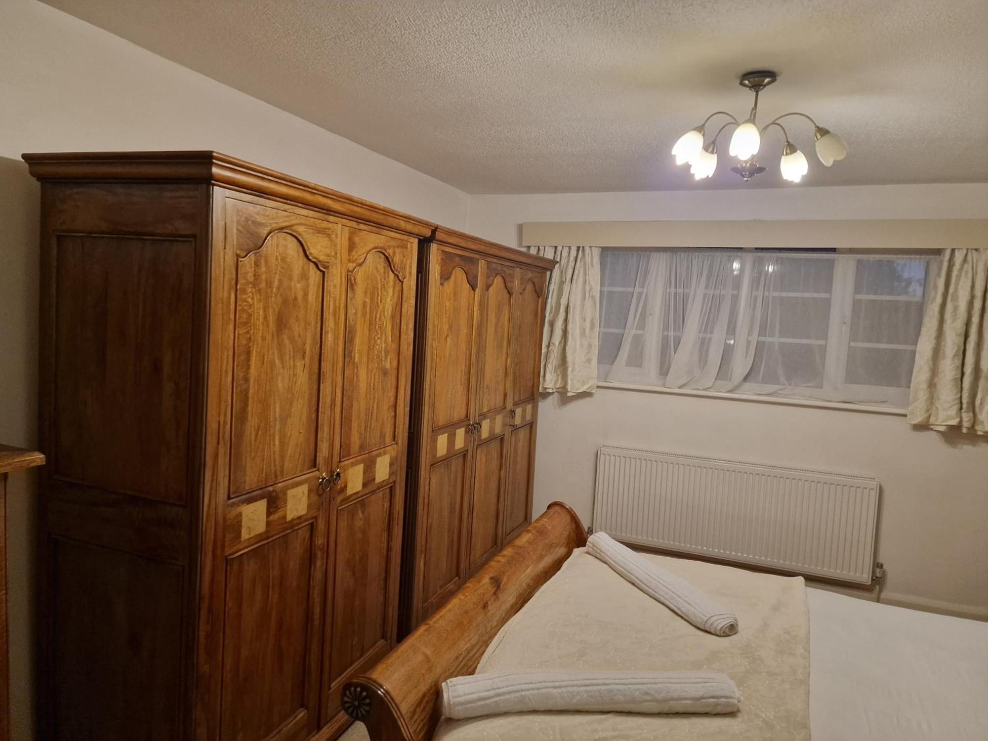D Elmdon Homestay Shared 4 Bedrooms バーミンガム エクステリア 写真