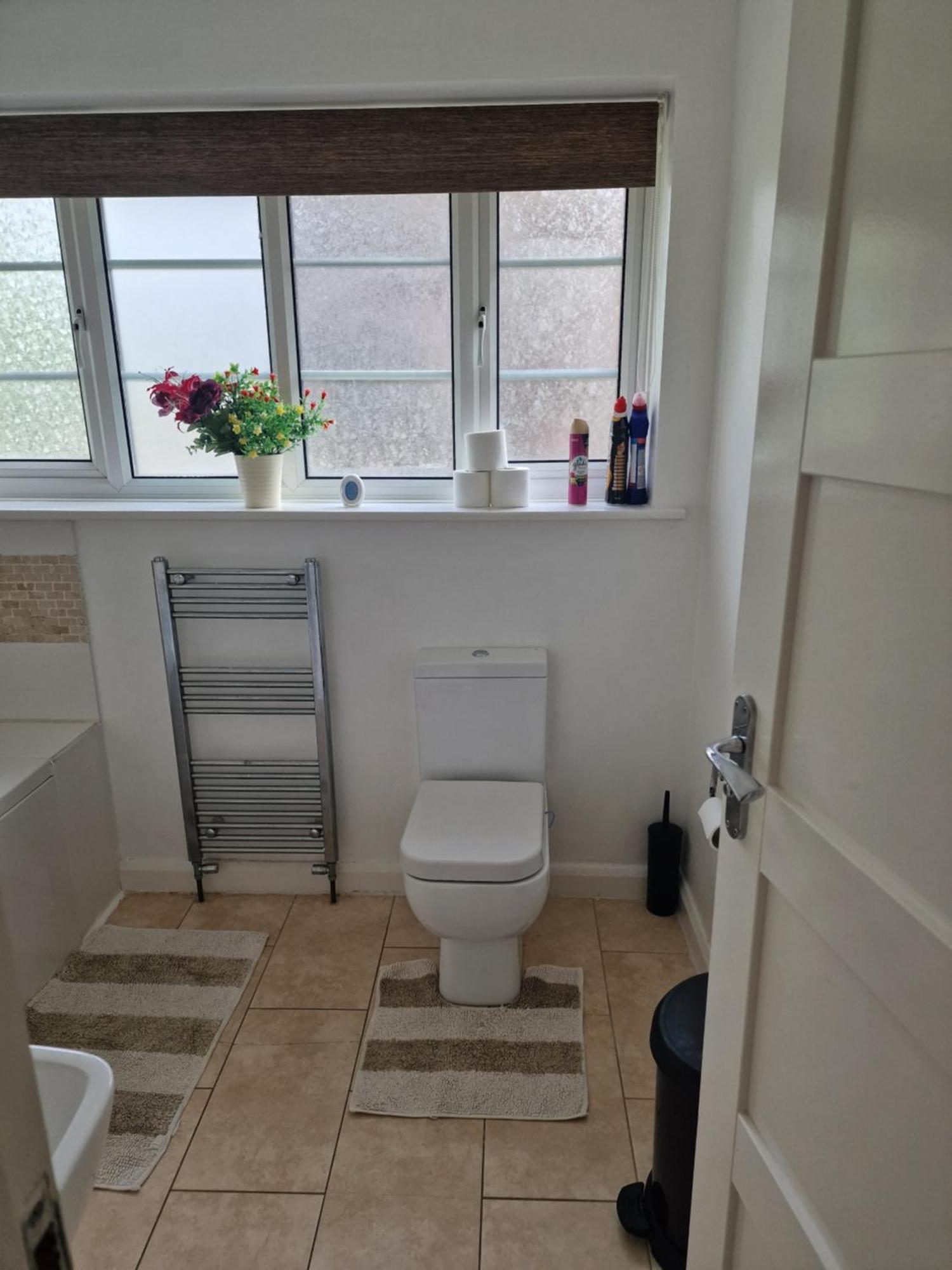 D Elmdon Homestay Shared 4 Bedrooms バーミンガム エクステリア 写真